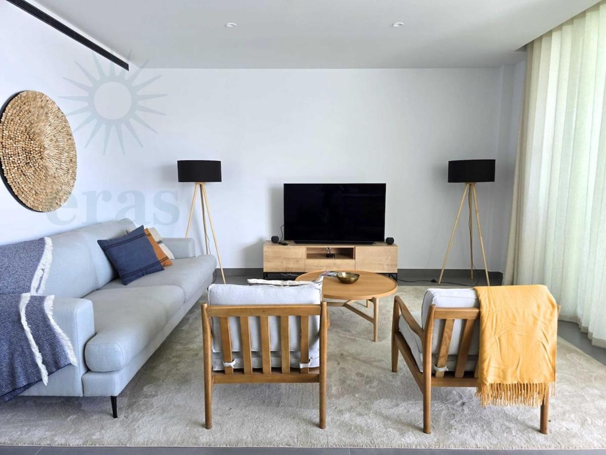 Luxury, Ocean View, Pool, Gym & Club Apartment